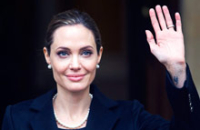 Анджелина Джоли показала своим примером, как можно избежать рака