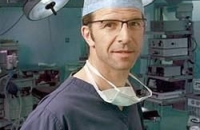 Шотландский хирург предложил заменить гипс пленкой