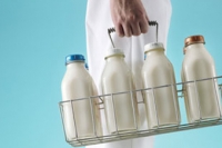 В Индонезии появилась служба доставки материнского молока