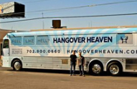 На дорогах Лас-Вегаса появился автобус, пассажиров которого вылечивают от похмелья