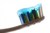 Фторирование зубов может спасти ситуацию, хотя бы на время
