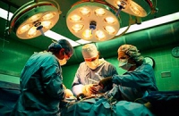 Хирурги смогут «видеть» раковые ткани при помощи специальных очков
