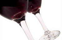 Красное вино не обладает какими-то особыми защитными свойствами