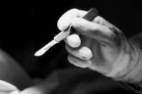 Фиктивная хирургия способна исцелять больных подобно гомеопатии или плацебо Фиктивная хирургия способна исцелять больных подобно гомеопатии или плацебо