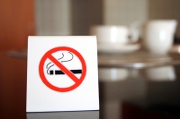 Курить электронные сигареты хотят запретить в общественных пунктах