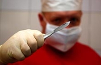 Россияне не готовы наказывать врачей за ошибки, показал опрос