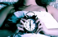 Недосыпание действует на организм так же, как и стресс