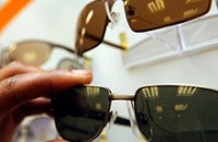 Дешевенькие солнечные очки могут привести к ухудшению зрения и головным болям