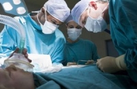 Карельской медсестре дали год условно за забытое в теле пациентки полотенце