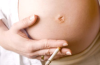 Курение во время беременности меняет сосуды ребенка