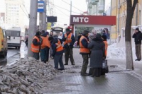 В Архангельской области докторов обязали благоустраивать больницу в нерабочее время