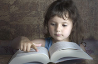 БАД с кислотами омега-3 улучшает навык чтения у детей