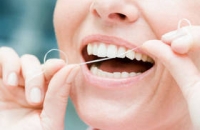Зубная нить спасет от инсульта, – ученые