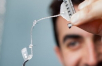 Одобрен первый имплантат сетчатки, восстанавливающий зрение у частично слепых