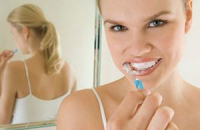 Регулярная чистка зубов защитит дам от гриппа