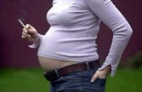 Курение во время беременности утраивает риск менингита у детей