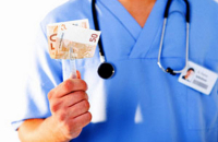 Платные медицинские услуги могут вытеснить бесплатные из государственных учреждений
