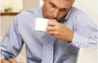 Недержание мочи у мужчин связано с употреблением кофеина