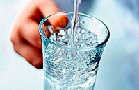 Минздрав рекомендовал пить не меньше полутора л. воды в день