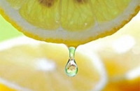 Лимоновый сок и солнечный свет сократили количество бактерий в воде