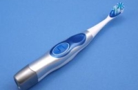 Электрические зубные щетки признаны опасными для здоровья
