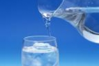 Для неплохого настроения нужно пить не меньше восьми стаканов воды в день Для неплохого настроения нужно пить не меньше восьми стаканов воды в день