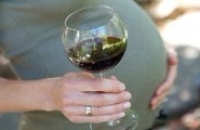 Умеренное употребление алкоголя во время беременности снижает интеллект ребенка