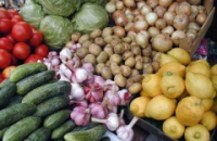Онищенко рекомендует россиянам не есть европейские овощи