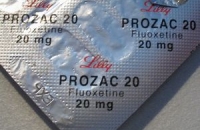 Компания «Эли Лилли» отмечает 25-летие запуска антидепрессанта «Прозак»