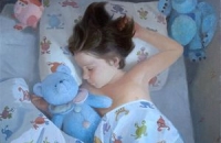 Удаление миндалин поможет детям с апноэ во сне