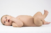 Стремительно набирающие вес младенцы попали в группу риска развития астмы