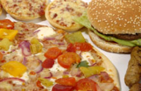 Макароны, мясо, пицца — одни из самых фаворитных продуктов в мире, показал опрос