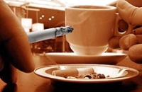 Кофе и сигареты — внезапное решение для борьбы с болезнью Паркинсона