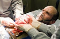 Благодаря мастерству испанских докторов человек обрел новое лицо и новую жизнь Благодаря мастерству испанских докторов человек обрел новое лицо и новую жизнь