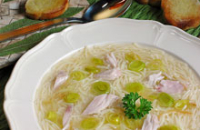 Домашний суп с курицей позволяет побороть простудную инфекцию