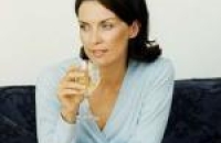 Женщинам среднего возраста бокал вина продлит жизнь