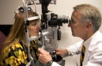 Генетические особенности повышают риски заболевания, лишающего зрения